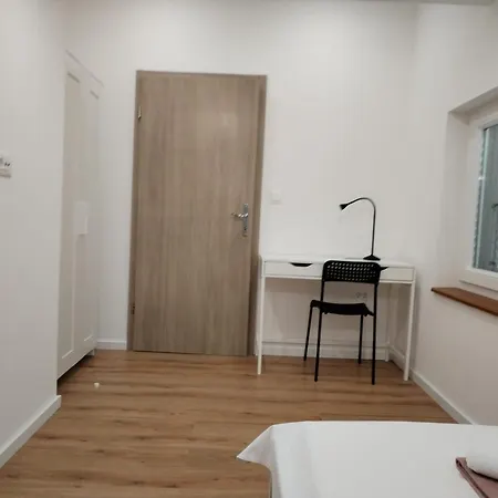 Doris, Apartment